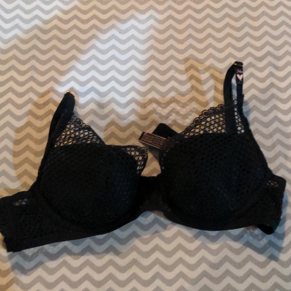 Victoria Secret plunge bra